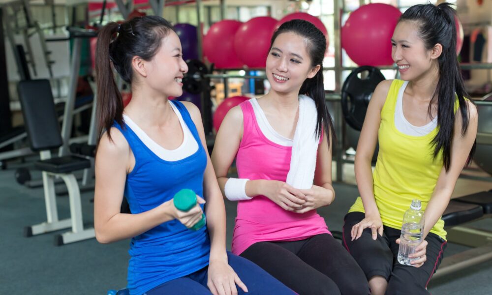10 Cara Membangun Relasi Yang Baik